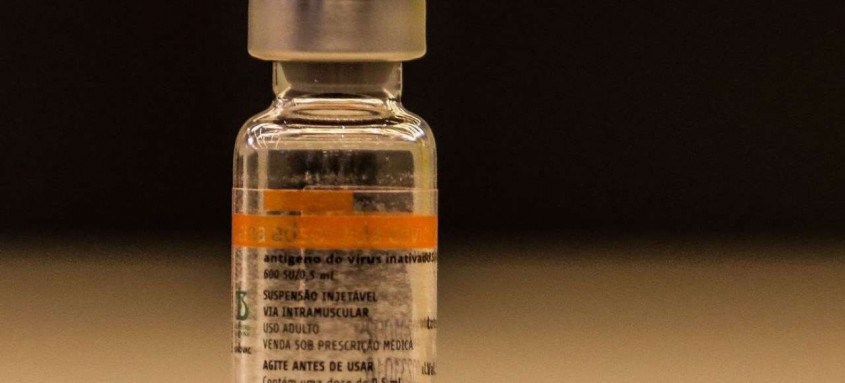 Vacinas foram envasadas em fábrica não inspecionada pela Anvisa
