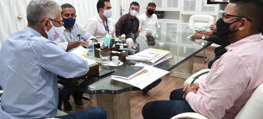 Prefeito de São Gonçalo realiza parceira por cursos profissionalizantes - Foto: Divulgação / Prefeitura de São Gonçalo Prefeito de São Gonçalo realiza parceira por cursos profissionalizantes
