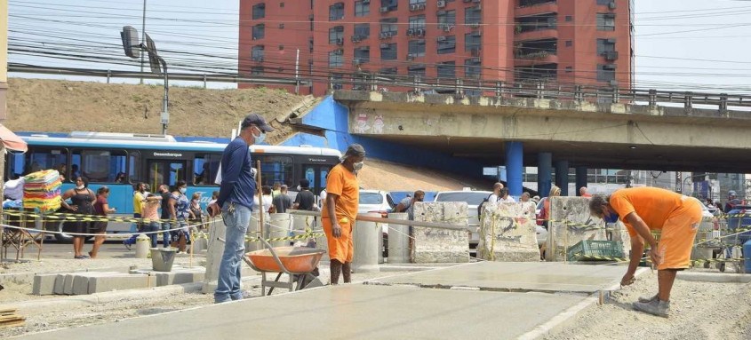 Obras na Estrada Raul Veiga fazem parte do projeto da Prefeitura de São Gonçalo que promete revitalizar a movimentada região de Alcântara