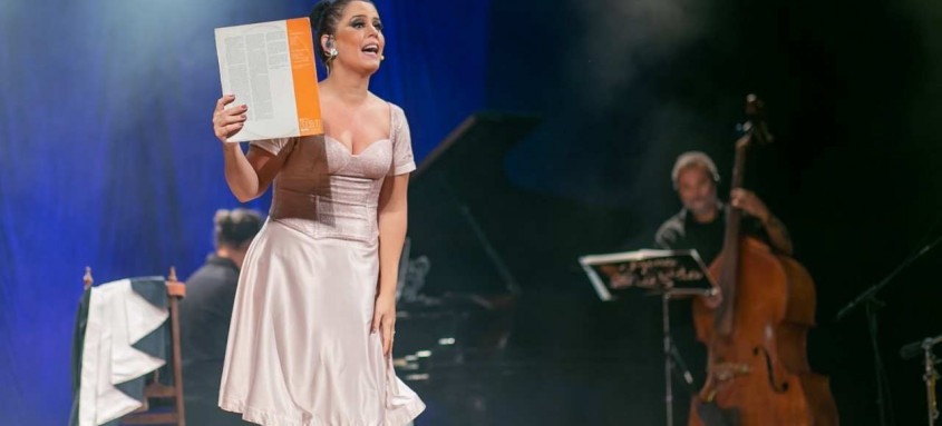 Mona Vilardo faz homenagem on-line à Linda Batista, cantora do rádio