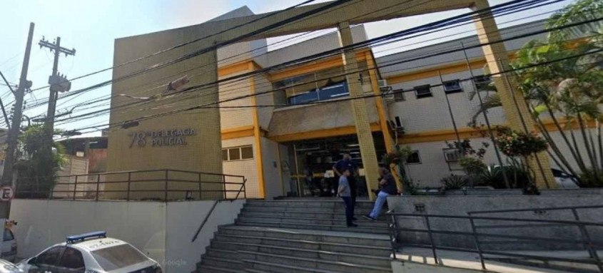Ele se apresentou à delegacia com seu advogado, sendo cumprido o mandado de prisão temporária de 20 dias - Foto: Reprodução Ele se apresentou à delegacia com seu advogado, sendo cumprido o mandado de prisão temporária de 20 dias