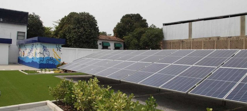 Profissionais da Secretaria de Meio Ambiente visitam primeiro empreendimento a adotar placas fotovoltaicas no município
