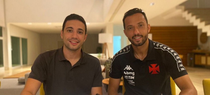 Meia veterano volta ao Cruzmaltino quase quatro anos após 1ª passagem
- Foto: Divulgação/Vasco.com.br Meia veterano volta ao Cruzmaltino quase quatro anos após 1ª passagem