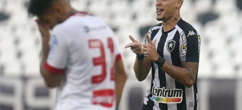 Rafael Navarro marcou duas vezes na vitória sobre o Náutico neste sábado no estádio Nilton Santos - Foto: Vitor Silva / Botafogo Rafael Navarro marcou duas vezes na vitória sobre o Náutico neste sábado no estádio Nilton Santos