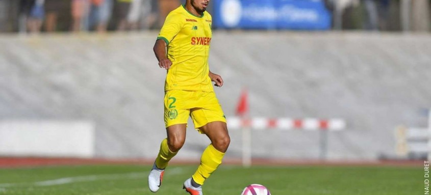 Atualmente no Nantes-FRA, o lateral-esquerdo Fábio disse que 'talvez ano que vem' possa defender o Botafogo - Foto: Divulgação / FC Nantes Atualmente no Nantes-FRA, o lateral-esquerdo Fábio disse que 'talvez ano que vem' possa defender o Botafogo