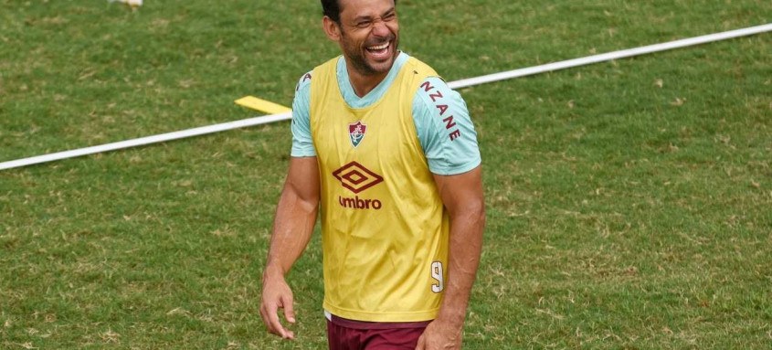 Perto de completar 38 anos de idade, o atacante Fred vive um bom momento vestindo a camisa 9 do Fluminense