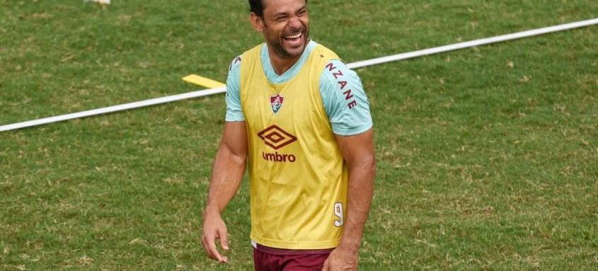 Perto de completar 38 anos de idade, o atacante Fred vive um bom momento vestindo a camisa 9 do Fluminense - Foto: Mailson Santana / Fluminense Perto de completar 38 anos de idade, o atacante Fred vive um bom momento vestindo a camisa 9 do Fluminense