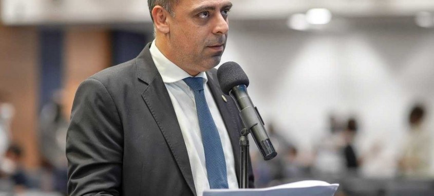 Segue sugestão de pauta sobre projeto de lei apresentado pelo deputado Anderson Moraes que obrigada que as escolas consultem os pais ou responsáveis pelos alunos sobre o ensino de educação sexual, questão de gênero e métodos contraceptivos.
