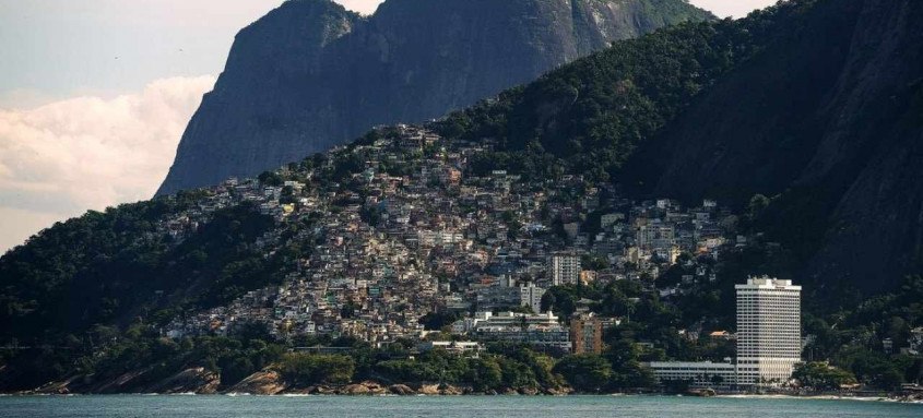 Comunidade do Vidigal, no Leblon, na Zona Sul: desigualdades acentuadas agravam abismo social dos mais pobres