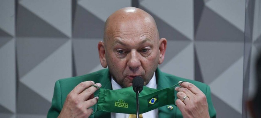 Luciano Hang na CPI da Pandemia: clima esquentou quando um senador disse ter sido ofendido por advogado de Hang - Foto: Leopoldo Silva/Agência Senado Luciano Hang na CPI da Pandemia: clima esquentou quando um senador disse ter sido ofendido por advogado de Hang