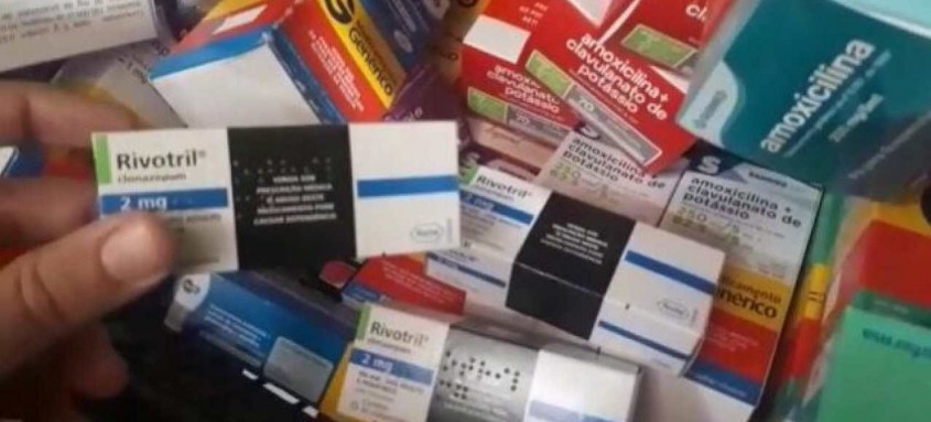 Os agentes encontraram mil caixas de medicamentos de uso controlado, sem registro sanitário