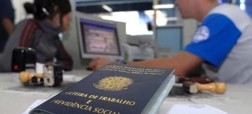 Apesar da leve melhora, desemprego ainda atinge 14,1 milhões de brasileiros