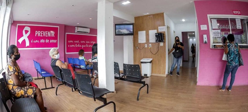 A nova diretora da unidade, Marcela Brasil, está realizando uma restruturação no local para melhor atender a população - Foto: fotos de Renan Otto / Prefeitura de São Gonçalo A nova diretora da unidade, Marcela Brasil, está realizando uma restruturação no local para melhor atender a população