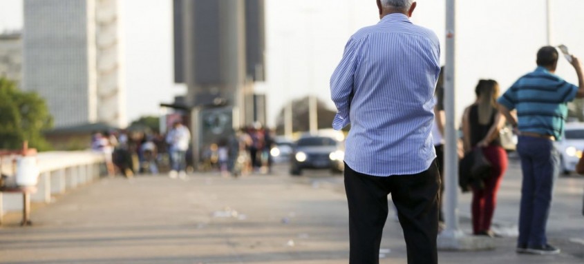 Pessoas com mais de 60 anos representam quase 18% dos brasileiros
- Foto: Marcelo Camargo/Agência Brasil Pessoas com mais de 60 anos representam quase 18% dos brasileiros