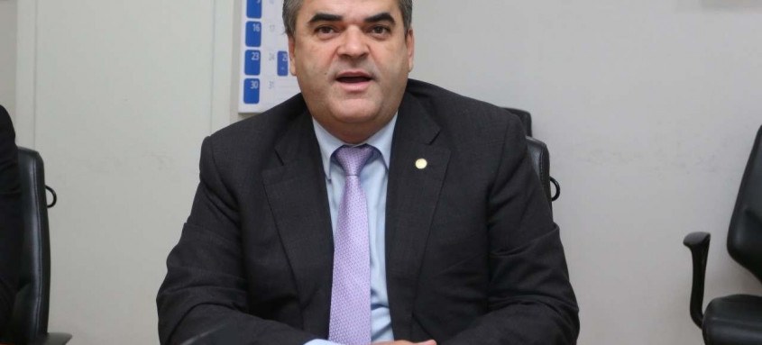 Prefeito de Duque de Caxias, Washington Reis, assinou decreto retirando obrigatoriedade do uso de máscara - Foto: Divulgação / MS Prefeito de Duque de Caxias, Washington Reis, assinou decreto retirando obrigatoriedade do uso de máscara