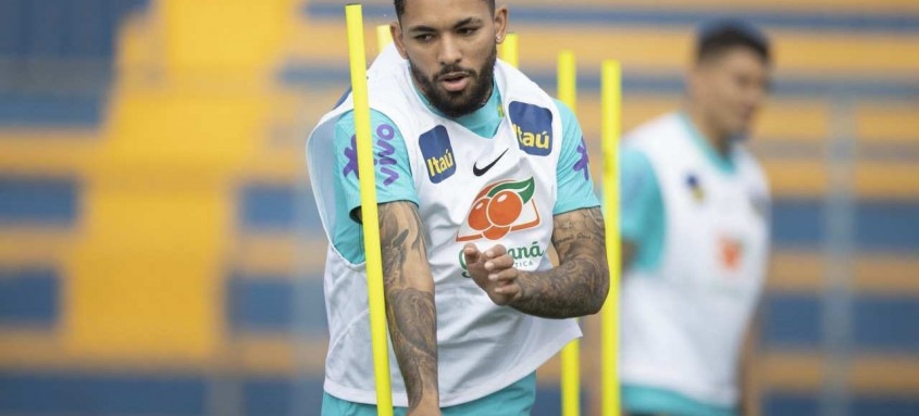 Ex-jogador do Vasco, Douglas Luiz defenderá a Seleção Brasileira nos jogos contra Venezuela, Colômbia e Uruguai - Foto: Lucas Figueiredo / CBF Ex-jogador do Vasco, Douglas Luiz defenderá a Seleção Brasileira nos jogos contra Venezuela, Colômbia e Uruguai