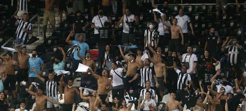 Botafogo quer contar com o apoio maciço da torcida na sexta-feira para voltar a vencer na Série B - Foto: Vitor Silva / Botafogo Botafogo quer contar com o apoio maciço da torcida na sexta-feira para voltar a vencer na Série B