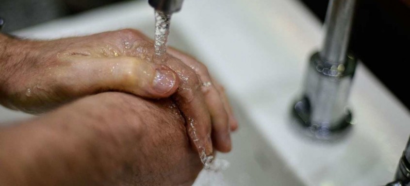 Em 2018, já eram 3,6 bilhões que não tinham acesso suficiente à água por pelo menos um mês - Foto: Marcello Casal Jr/Agência Brasil Em 2018, já eram 3,6 bilhões que não tinham acesso suficiente à água por pelo menos um mês