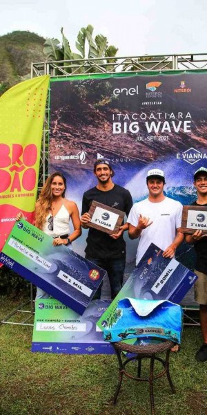 Destaques do Itacoatiara Big Wave 2021: Michelle Des Bouillons, Lucas Chumbo, Pedro Callado e Gabriel Sampaio - Foto: Divulgação / Tony D'Andrea Destaques do Itacoatiara Big Wave 2021: Michelle Des Bouillons, Lucas Chumbo, Pedro Callado e Gabriel Sampaio