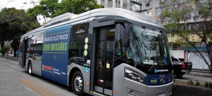 Niterói pretende lançar no primeiro semestre de 2022 uma licitação para uma compra inicial de 40 ônibus elétricos - Foto: Berg Silva / Prefeitura de Niterói Niterói pretende lançar no primeiro semestre de 2022 uma licitação para uma compra inicial de 40 ônibus elétricos