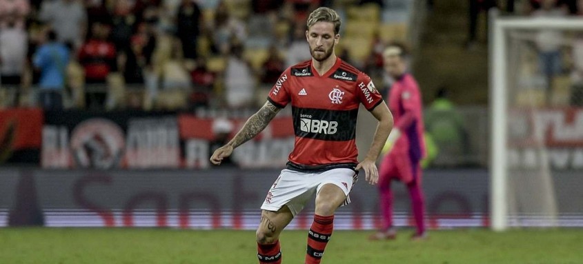 Zagueiro Léo Pereira foi expulso contra o Barcelona-EQU e levou dois jogos de suspensão - Foto: Marcelo Cortes / Flamengo Zagueiro Léo Pereira foi expulso contra o Barcelona-EQU e levou dois jogos de suspensão