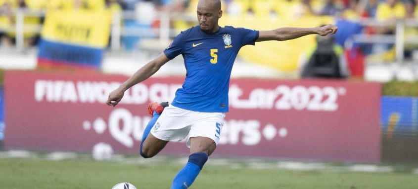Fabinho deve, contra o Uruguai, atuar mais uma vez como titular da Seleção Brasileira - Foto: Lucas Figueiredo / CBF Fabinho deve, contra o Uruguai, atuar mais uma vez como titular da Seleção Brasileira