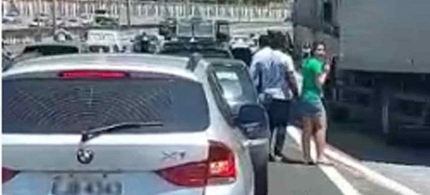 Tiroteio ocorreu, na tarde desta quinta-feira (14), no horário de maior movimento na via expressa - Foto: Divulgação Tiroteio ocorreu, na tarde desta quinta-feira (14), no horário de maior movimento na via expressa