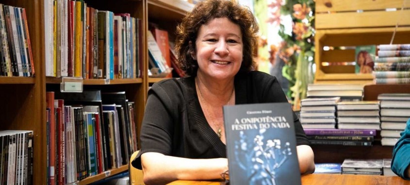 Autora estreia na literatura com a obra 