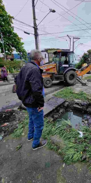 Capitão Nelson acompanha trabalho de prevenção no bairro de Neves - Foto: Divulgação/Prefeitura de São Gonçalo Capitão Nelson acompanha trabalho de prevenção no bairro de Neves