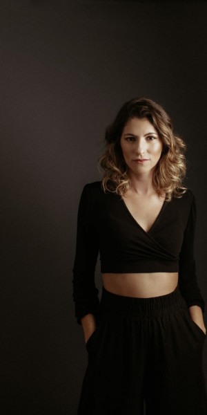 Cantora sobe ao palco do Theatro Municipal de Niterói, nesta sexta, às 20h