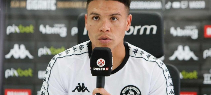 Marquinhos Gabriel concedeu entrevista coletiva ontem no CT do Vasco e defendeu o trabalho realizado no clube