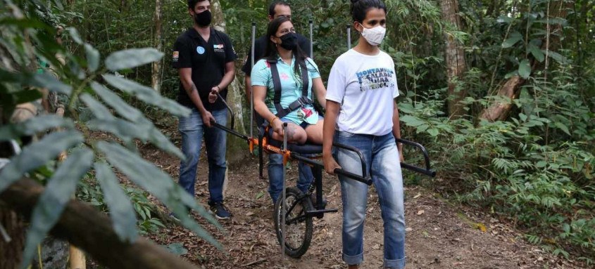 Niterói Ecotur Sem Barreiras, da Neltur, democratiza o acesso às trilhas da cidade através do uso da cadeira Juliette