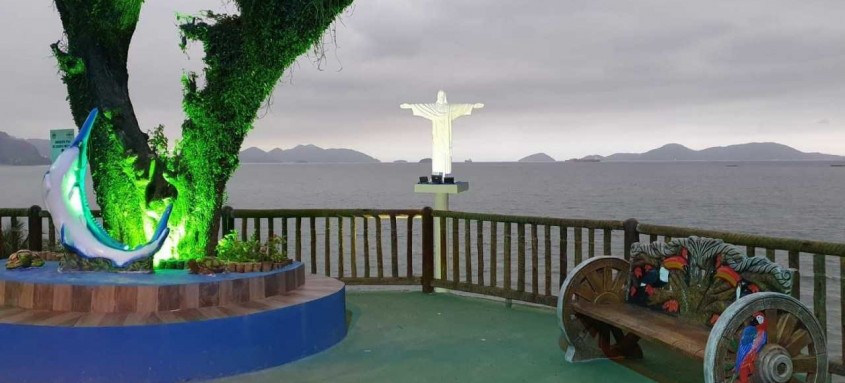 Praia Brava ganha Mirante com imagem do Cristo Redentor
