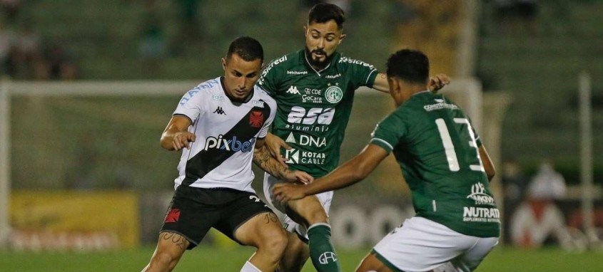 A equipe do Vasco não teve muito espaço para superar a defesa do Guarani no duelo desta quinta-feira em Campinas