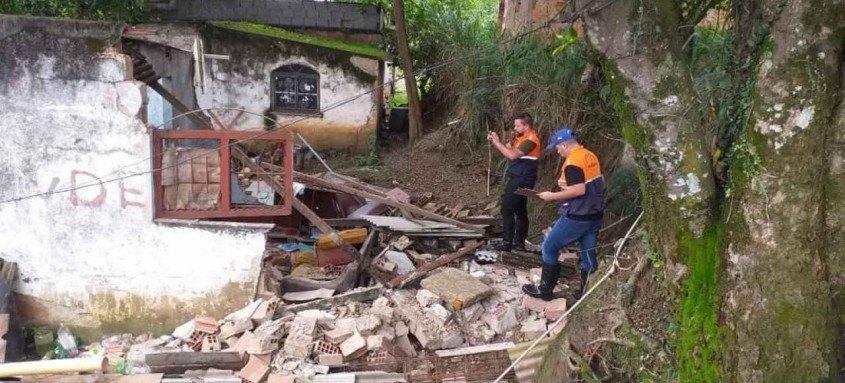 Durante a ação foi constatado que se tratava do desabamento total