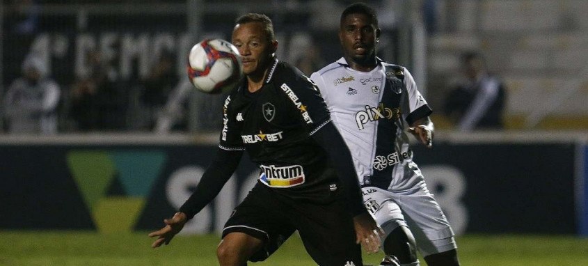 O Botafogo, de Carlinhos, ficou no 0 a 0 com a Ponte Preta na noite desta quinta-feira, em Campinas
