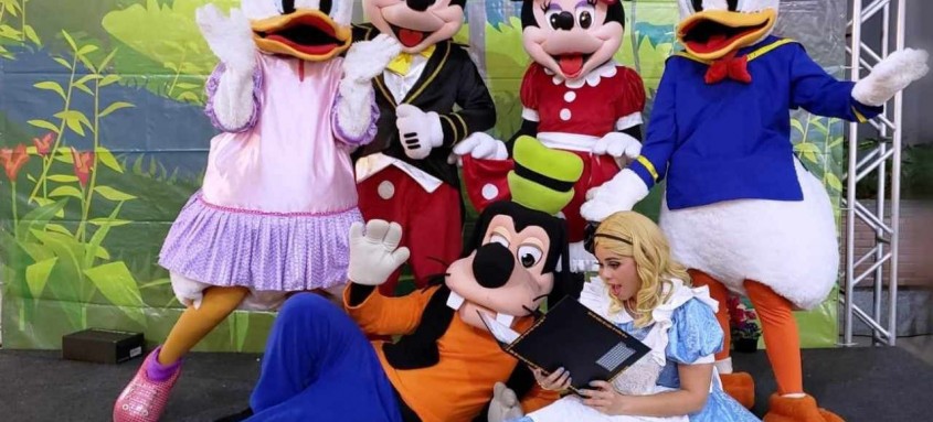 O evento contará com apresentações da Banda Blood Mary cantando clássicos natalinos e do espetáculo musical Natal com a Turma do Mickey - Foto: Divulgação O evento contará com apresentações da Banda Blood Mary cantando clássicos natalinos e do espetáculo musical Natal com a Turma do Mickey