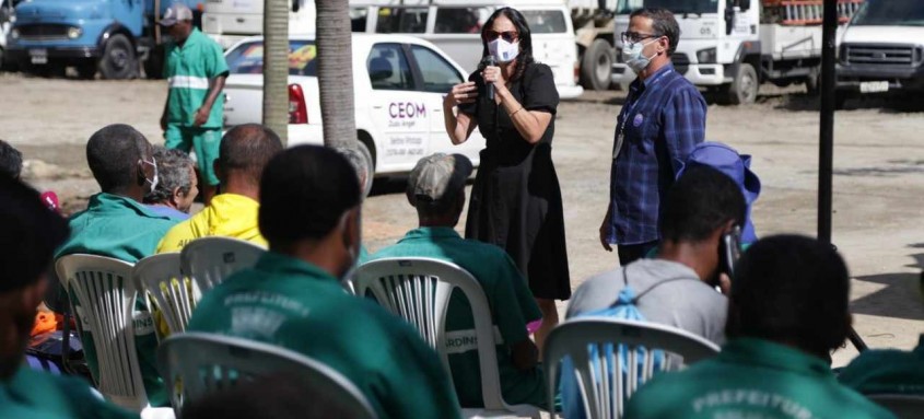 Subsecretaria de Políticas Públicas para as Mulheres realiza palestra para funcionários da Parques e Jardins 