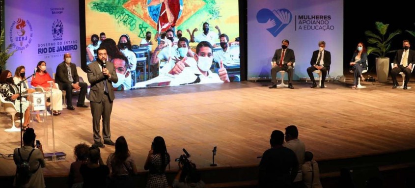 Iniciativa visa colocar as mães dos estudantes como protagonistas na busca ativa para reverter o impacto da pandemia na frequência às aulas - Foto: Rafael Campos/Governo do Estado Iniciativa visa colocar as mães dos estudantes como protagonistas na busca ativa para reverter o impacto da pandemia na frequência às aulas