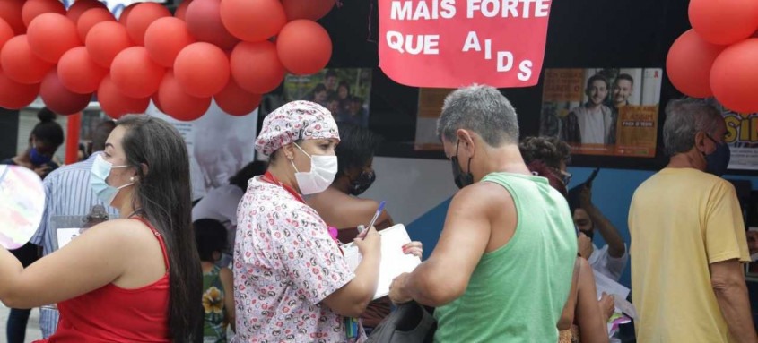 População recebeu orientações para evitar a doença e outras, como hepatites - Foto: Renan Otto/Divulgação População recebeu orientações para evitar a doença e outras, como hepatites