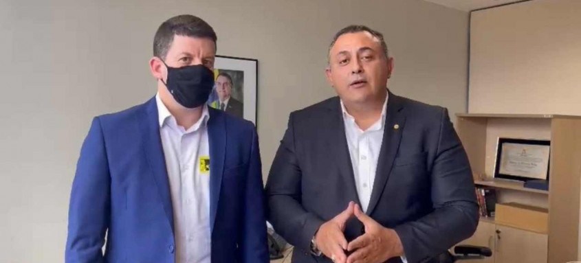 Deputado Márcio Labre (D) anunciou recursos ao receber o prefeito de Petrópolis, Hingo Hammes - Foto: Divulgação Deputado Márcio Labre (D) anunciou recursos ao receber o prefeito de Petrópolis, Hingo Hammes
