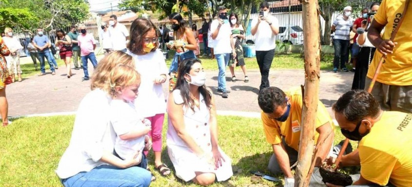 A viúva do ex-administrador, Patrícia Boechat, também recordou o trabalho do marido - Foto: Divulgação/Prefeitura de Niterói A viúva do ex-administrador, Patrícia Boechat, também recordou o trabalho do marido