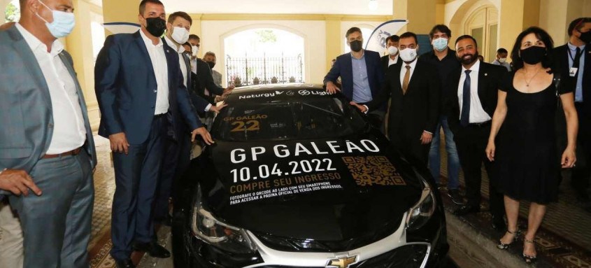 Governador Cláudio Castro anunciou ontem, durante evento realizado no Palácio Guanabara, o retorno da prova Stock Car ao Rio, em 2022, no GP Galeão