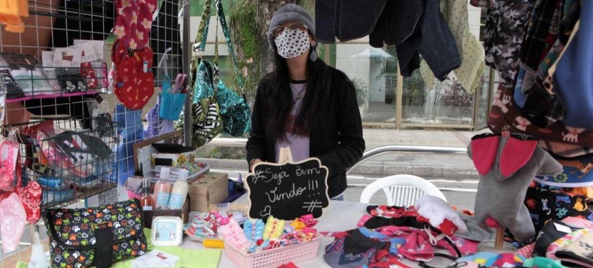 No Dia Nacional da Economia Solidária, evento reúne mais de 80 produtores na Praça Dom Navarro, em Icaraí