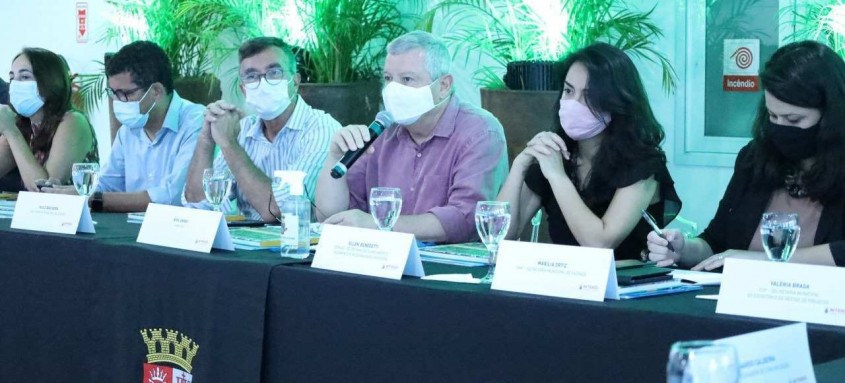 Secretários e autoridades municipais debatem estratégias para impulsionar o crescimento da cidade
- Foto: Divulgação Secretários e autoridades municipais debatem estratégias para impulsionar o crescimento da cidade