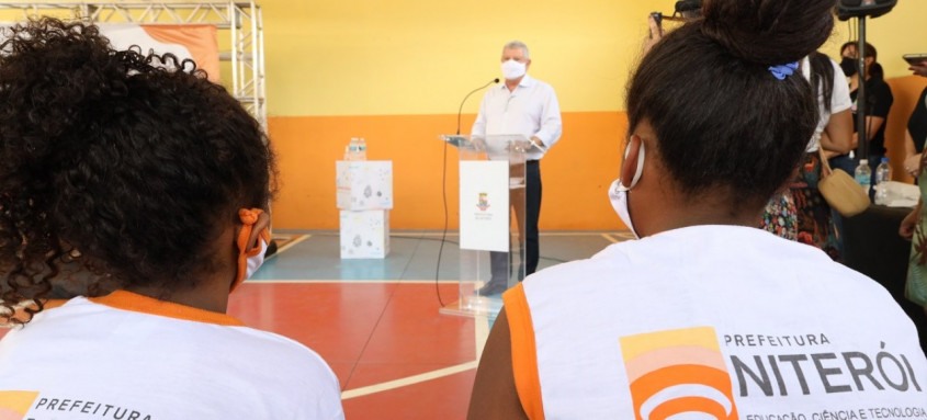 Também foi sancionada a ampliação do Programa Poupança Escola, para permitir a inclusão de alunos a partir do 6º ano. - Foto: Divulgação Também foi sancionada a ampliação do Programa Poupança Escola, para permitir a inclusão de alunos a partir do 6º ano.