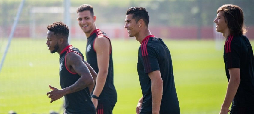 O Campeonato Inglês, onde atua o Manchester United, do craque Cristiano Ronaldo, teve algumas partidas adiadas por conta da covid-19 - Foto: Divulgação / Manchester United O Campeonato Inglês, onde atua o Manchester United, do craque Cristiano Ronaldo, teve algumas partidas adiadas por conta da covid-19