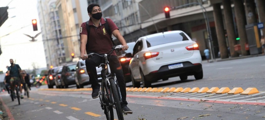 Principal acesso dos ciclistas ao bicicletário da Praça Araribóia e às barcas, a ciclovia da Avenida Amaral Peixoto teve aumento de quase 250%