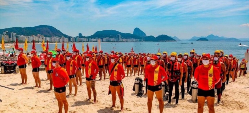 Por causa da data, o Corpo de Bombeiros do Rio realizou a competição Heróis do Mar, no 2° Grupamento Marítimo, na Barra da Tijuca