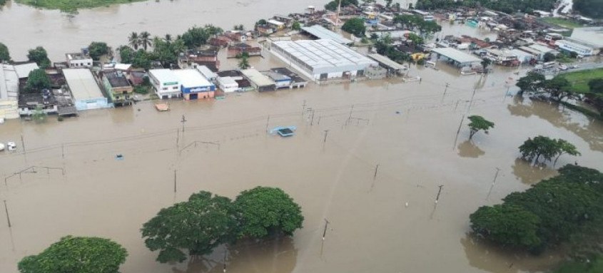 Doações destinam-se a vítimas das enchentes que vivem drama da perda de familiares e de suas casas - Foto: Divulgação Doações destinam-se a vítimas das enchentes que vivem drama da perda de familiares e de suas casas